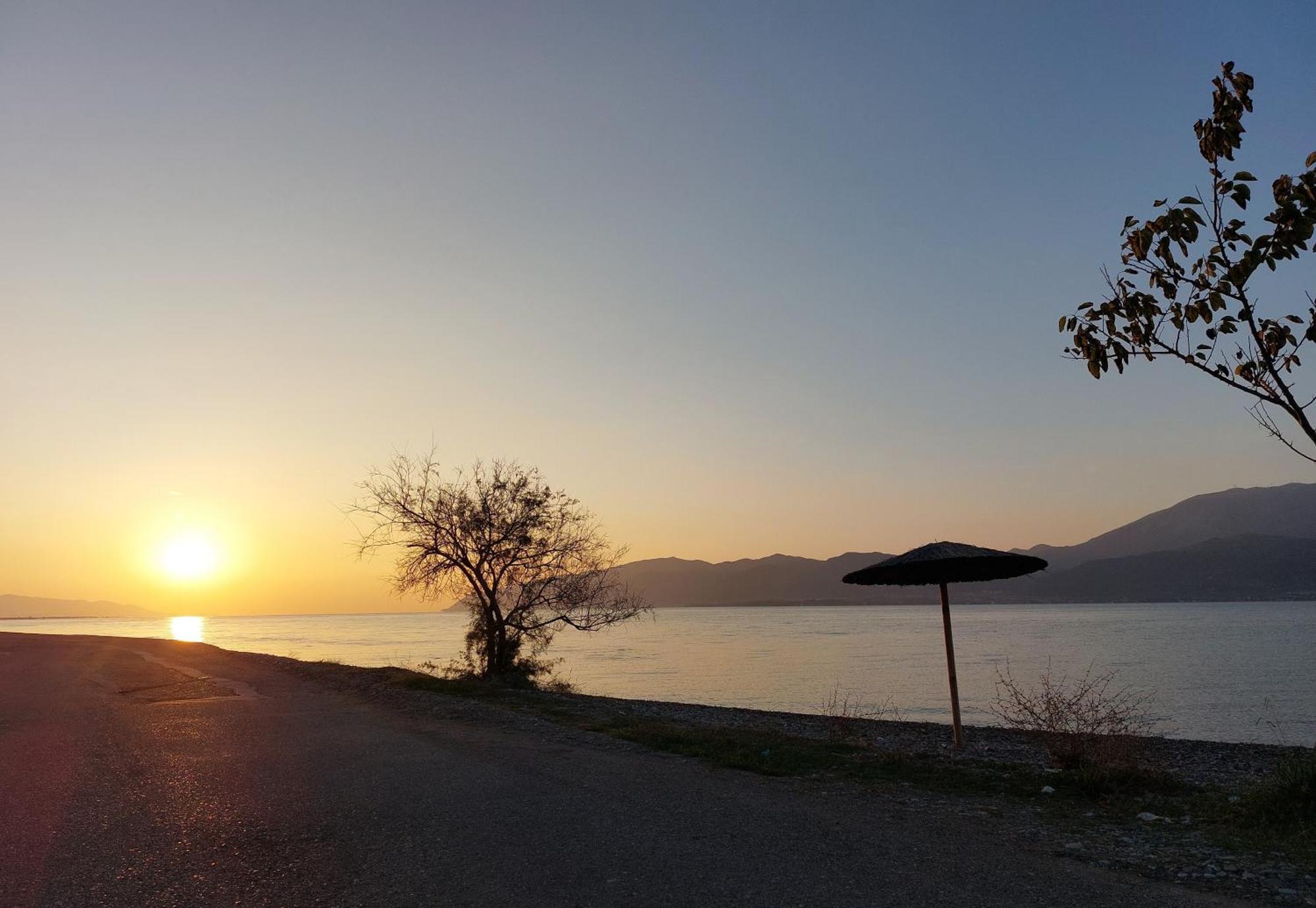 Santa Domenica Nafpaktos - Rooms And Apartments By The Sea מראה חיצוני תמונה